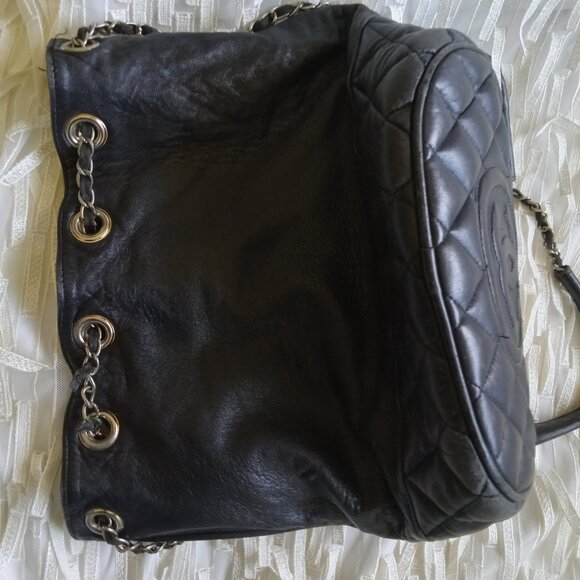 80's CHANEL Bucket Bag - Picture 5 of 10